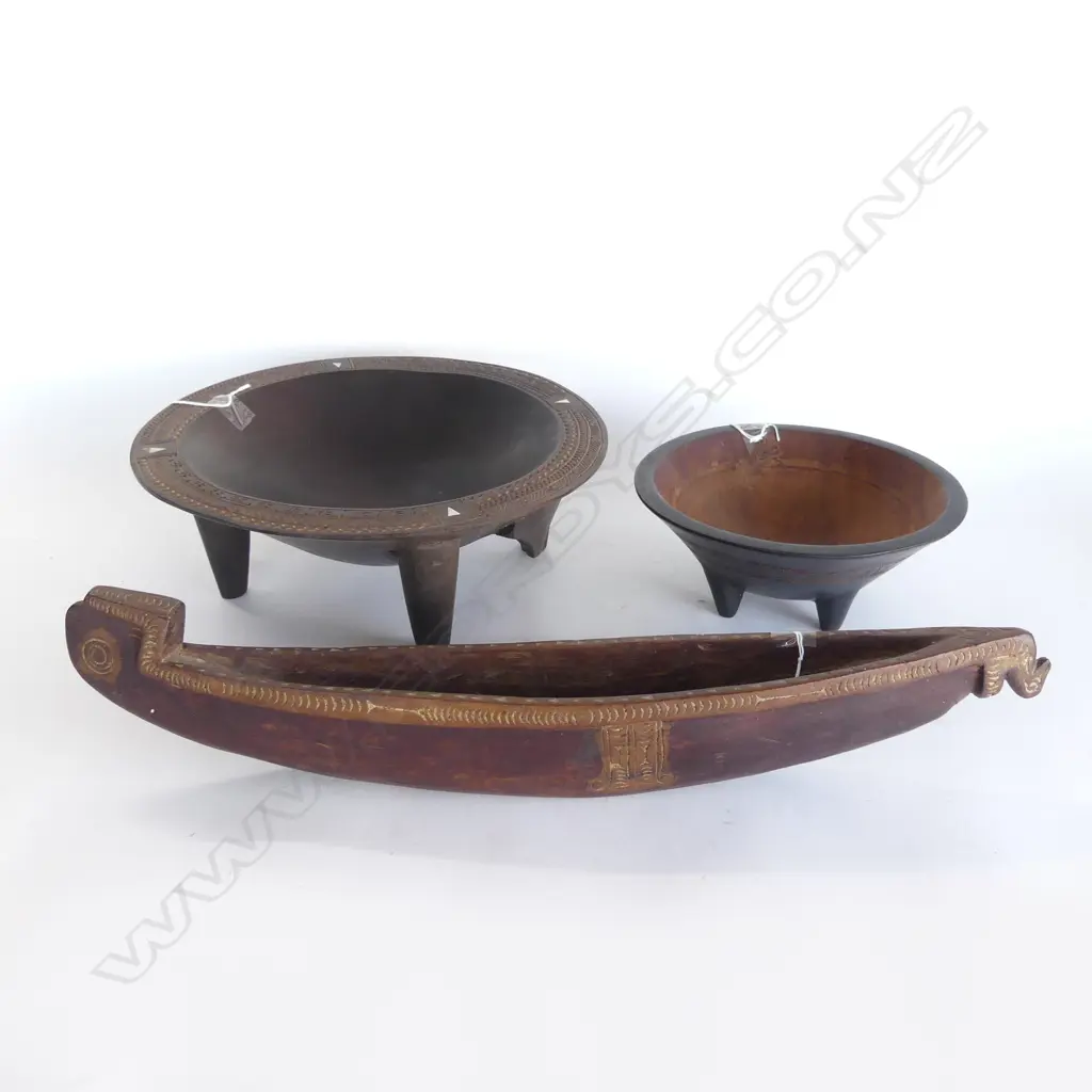 TWO TONGAN KAVA BOWLS, DIA 335 & 230mm WITH MELANESIAN MODEL CANOE L.540mm Image 1++