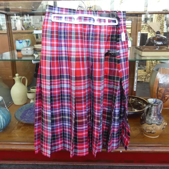 SCOTTISH MADE HECTOR WOOL TARTAN KILT SIZE 5