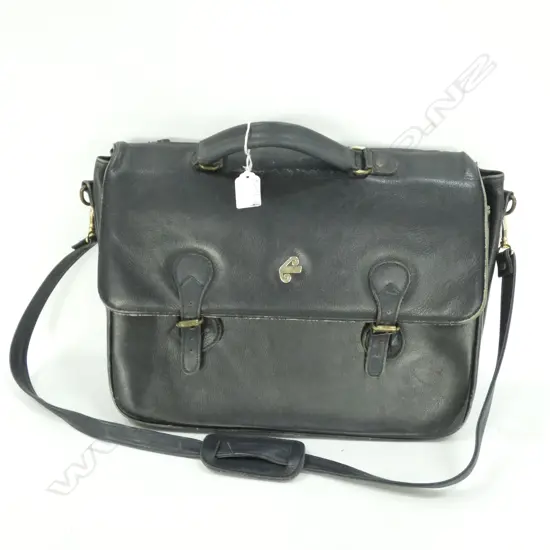 VINTAGE LEATHER AIR NZ CAPTAINS BAG