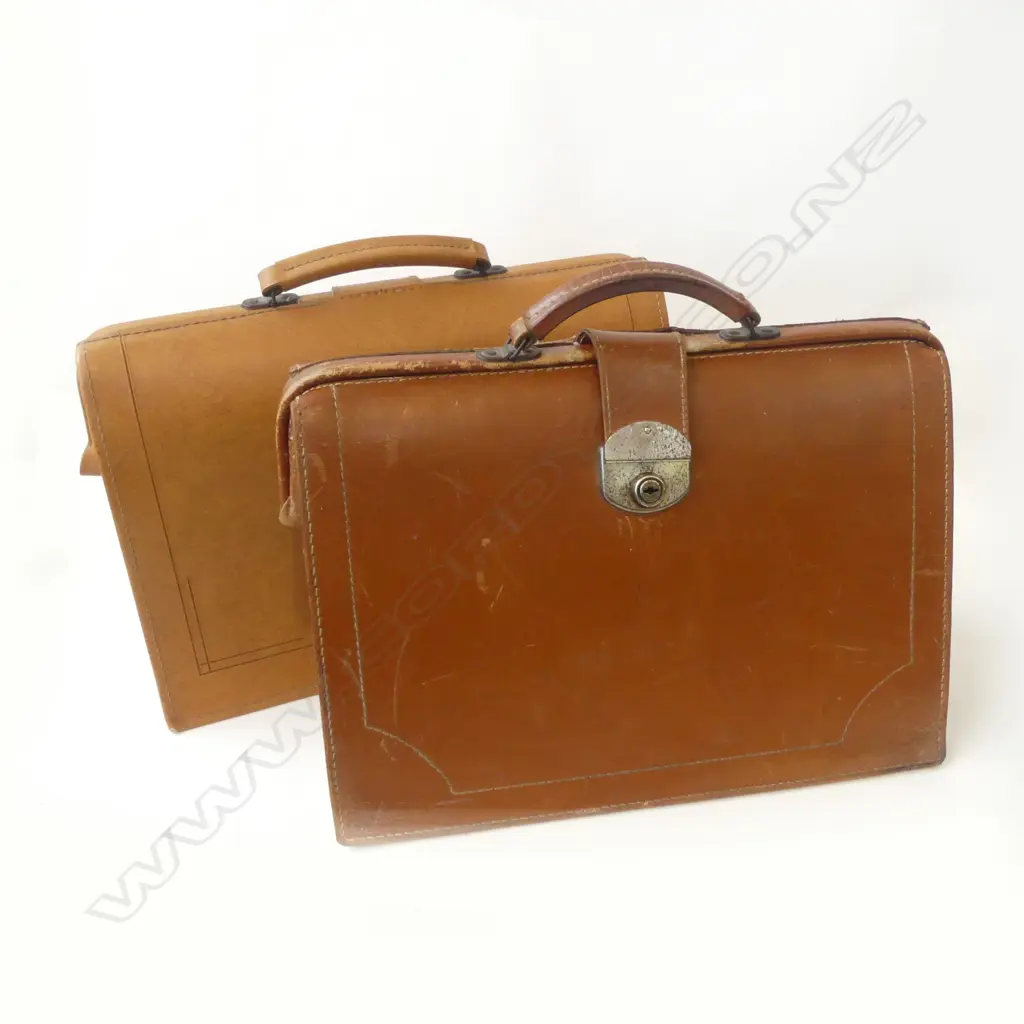 2 VINTAGE BAGS W.420mm Image 1++