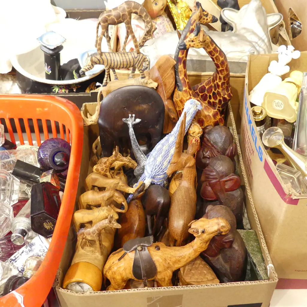 WOODEN SOUVENIR CARVED ANIMALS ETC Image 1++