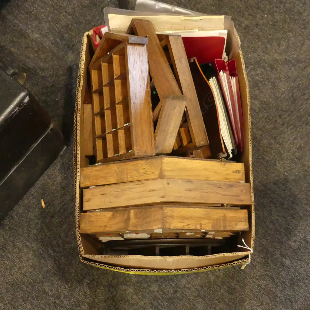 THIMBLE MAGAZINES & DISPLAY SHELVES ETC Image 1++
