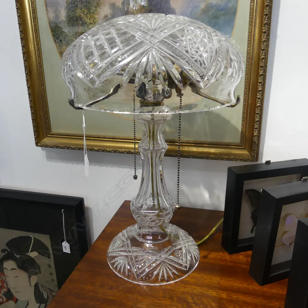 CUT CRYSTAL LAMP H.450mm chips & hairlines & crack to top lid of crystal Image 1++