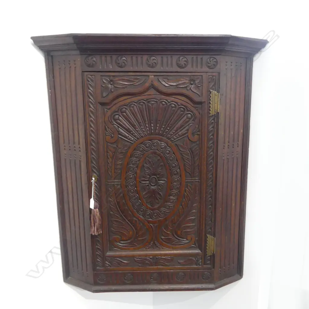 ANTIQUE CARVED OAK CORNER CABINET 580x580x925mm Image 1++