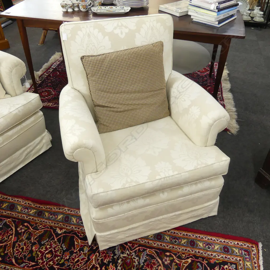 ARMCHAIR, WHITE UPHOLSTERY Image 1++