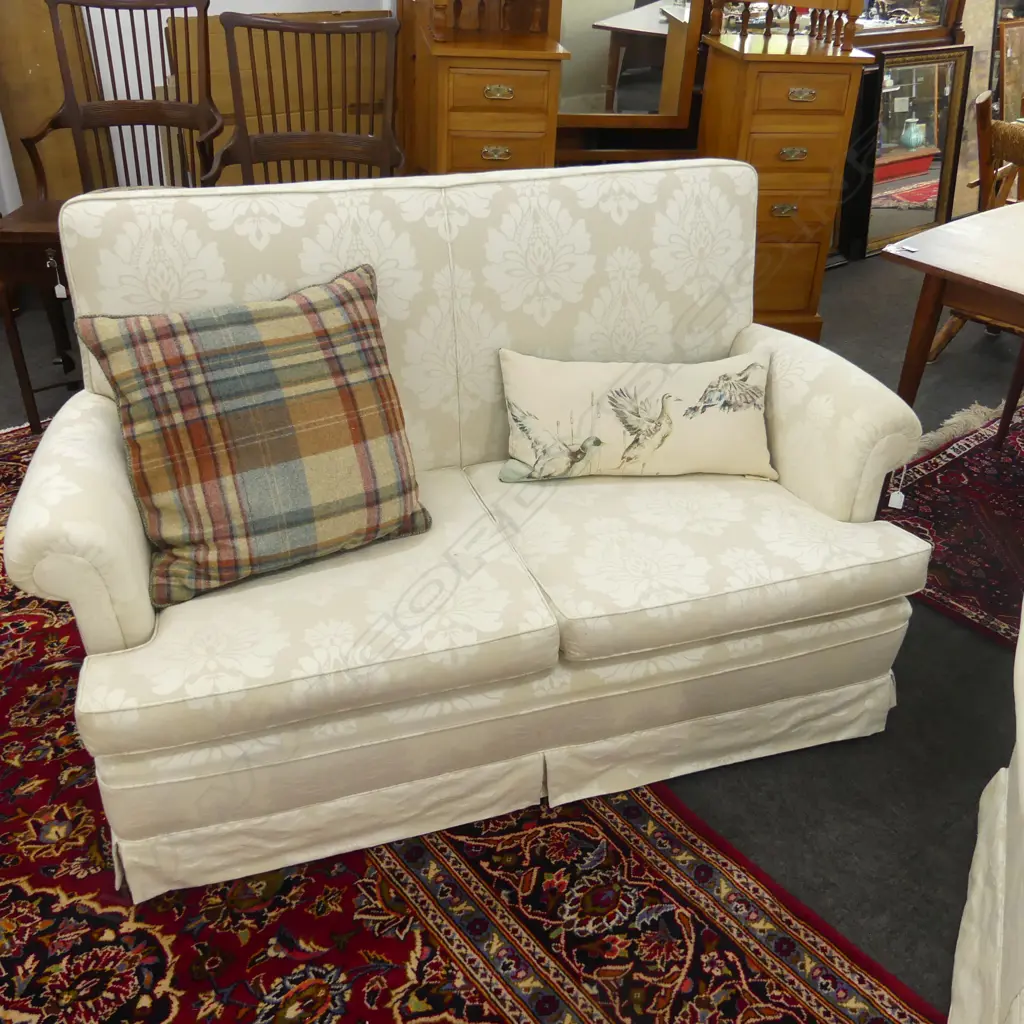 SOFA, WHITE UPHOLSTERY + CUSHIONS 1400x800x900mm Image 1++