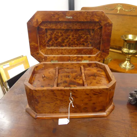 BURR TIMBER BOX w. 3 LIDDED COMPARTMENTS 340x220x145mm