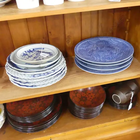 12 B/W ORIENTAL PLATES 240mm dia