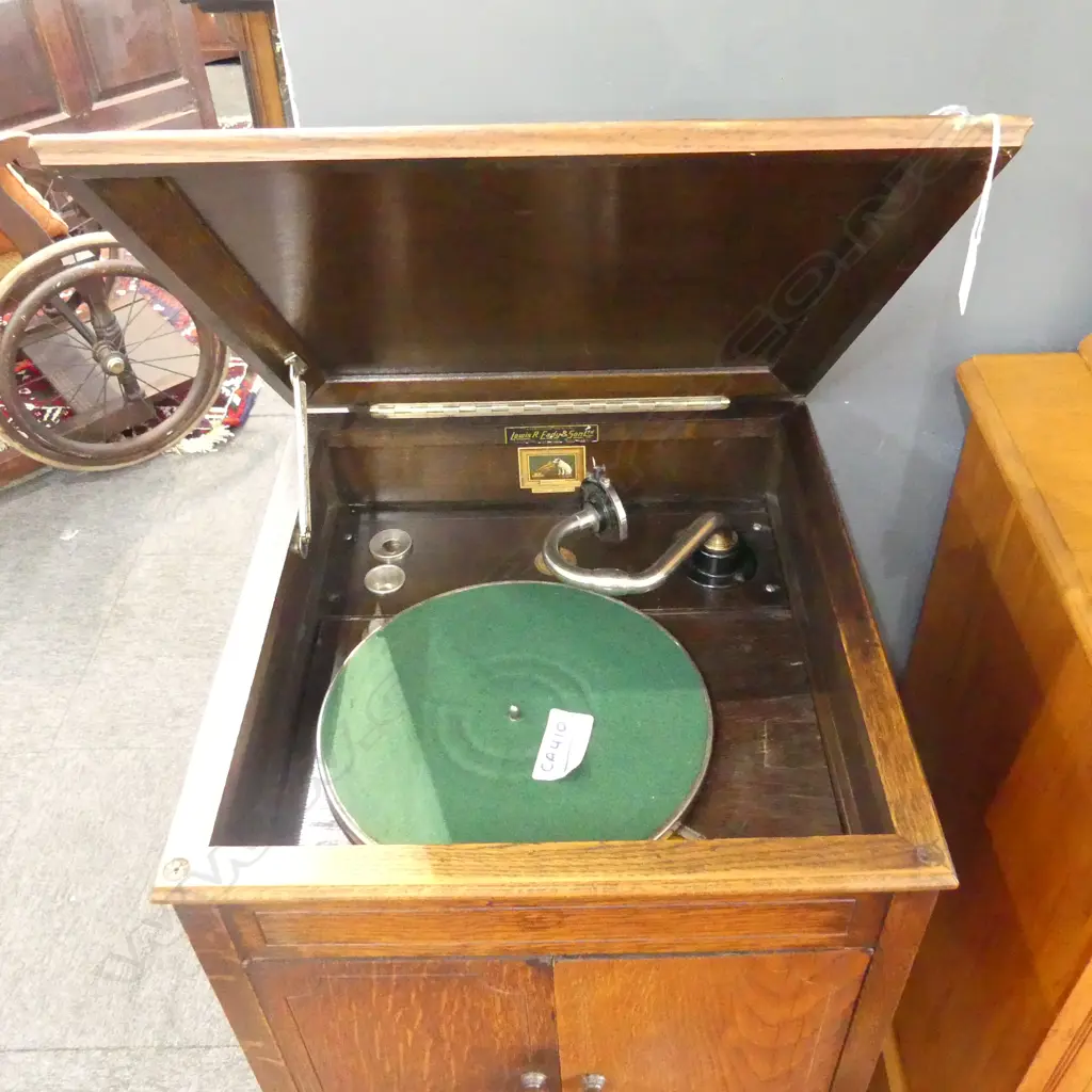 OAK GRAMOPHONE, WORKING Image 1++