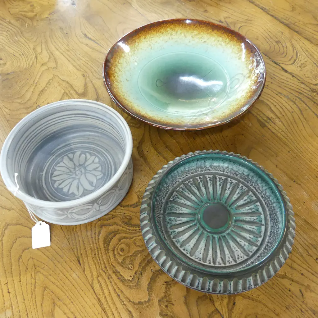 3 STUDIO POTTERY BOWLS; JOHGUS BORNHOLM 205mm dia (tiny chip), JOHN LAWRENCE, OTHER Image 1++