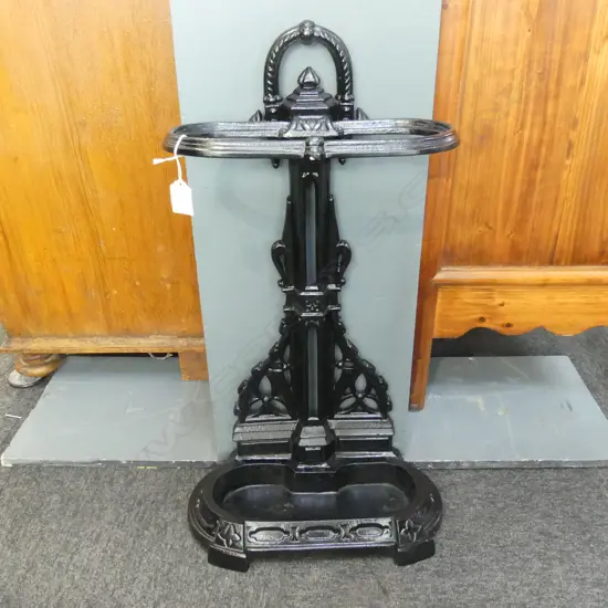VICTORIAN STYLE BLACK PAINTED METAL UMBRELLA STAND BY UNDERWOOD OF INGLEWOOD H.700mm