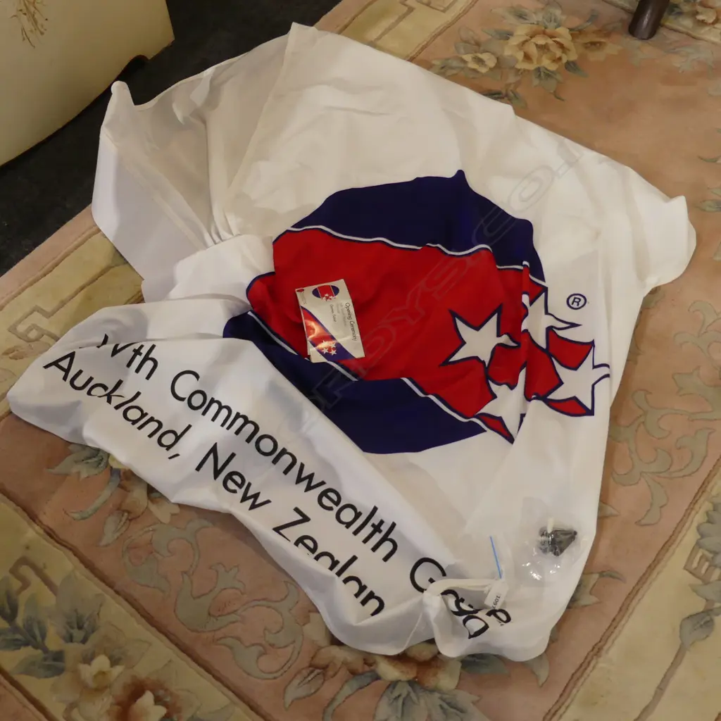 1990 NZ COMMONWEALTH GAMES FLAG + TICKETS Image 1++