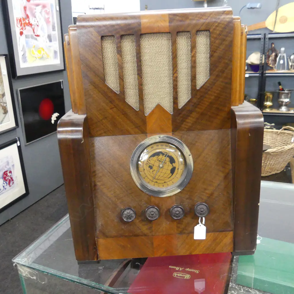 DECO RADIO; Pacific Nottingham by Radio Corp of NZ H.520mm Image 1++