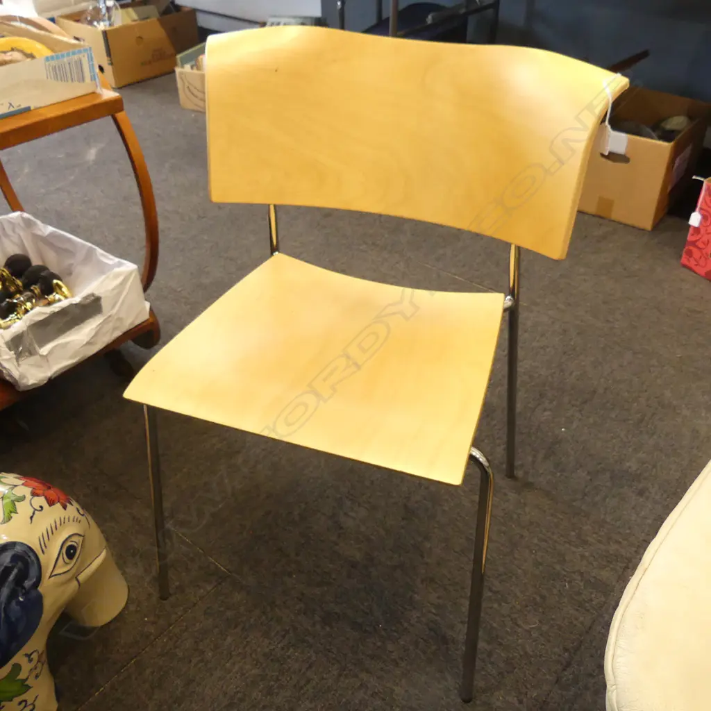 CONTEMPORARY BENT PLY CHAIR Image 1++