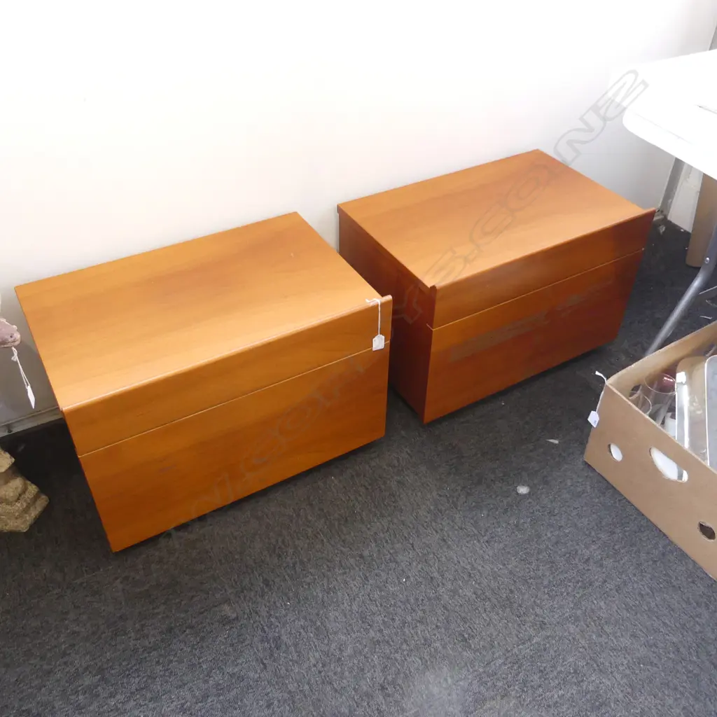 PR CONTEMPORARY WOODEN BEDSIDE CABINETS w. RAISE UP TRAY TOP 610x400x410mm Image 1++
