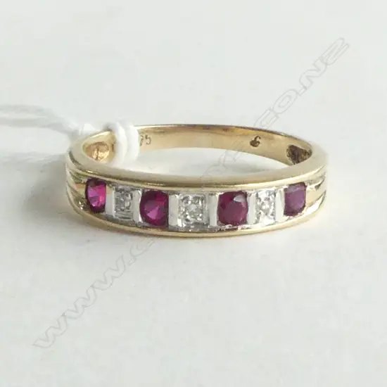 9ct DIAMOND & SYNTH RUBY RING, 1.8gm SIZE L
