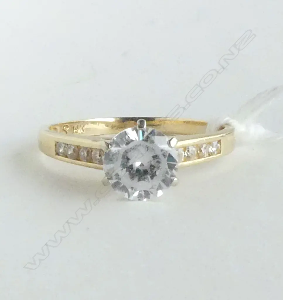 14ct YELLOW/WHITE GOLD CZ SET RING 2.5gm SIZE L Image 1++