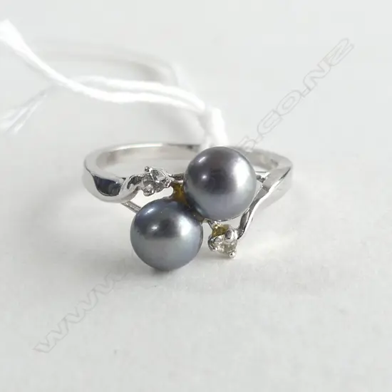 18CT WHITE GOLD PEARL & DIAMOND RING 1.8gms SIZE M