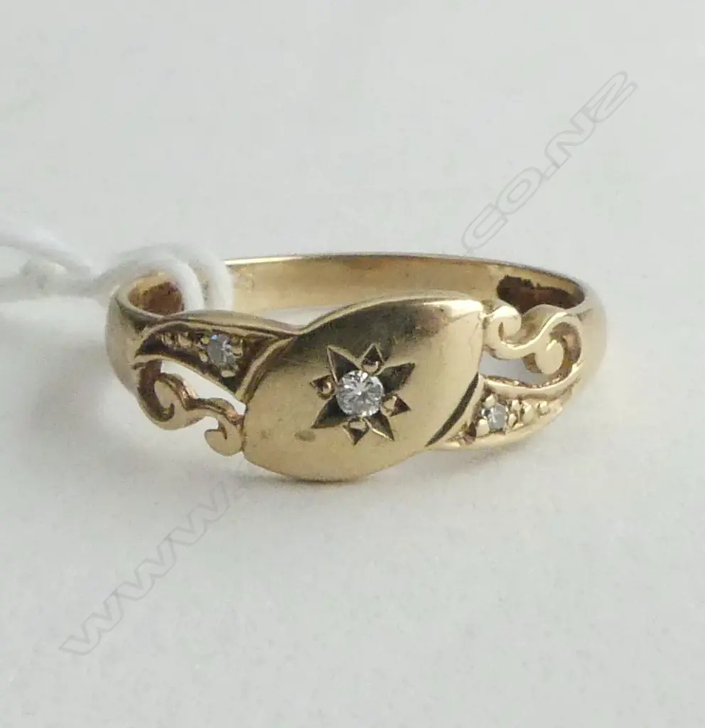 9ct DIAMOND SET RING 2gms D=0.025ct SIZE N  **RTV ** Image 1++