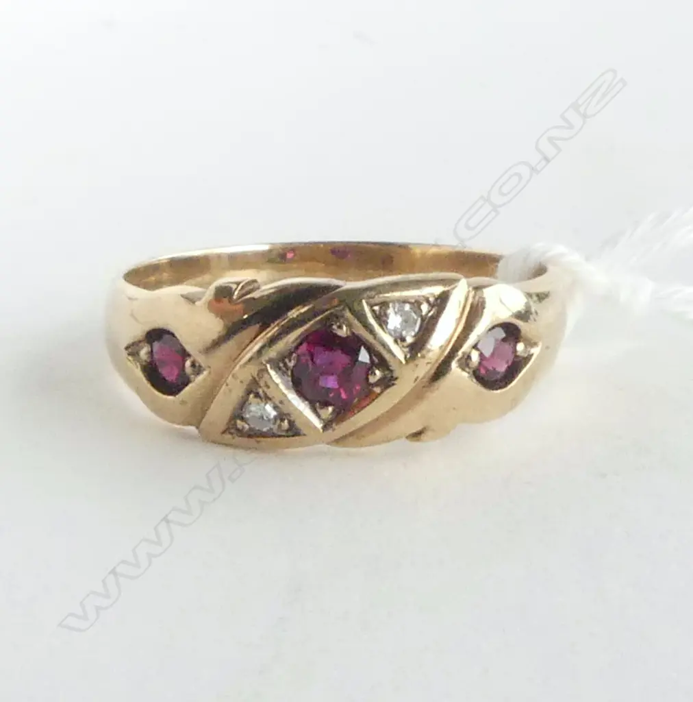 9ct GOLD DIAMOND &  RUBY RING 3gm SIZE P 1/2 Image 1++