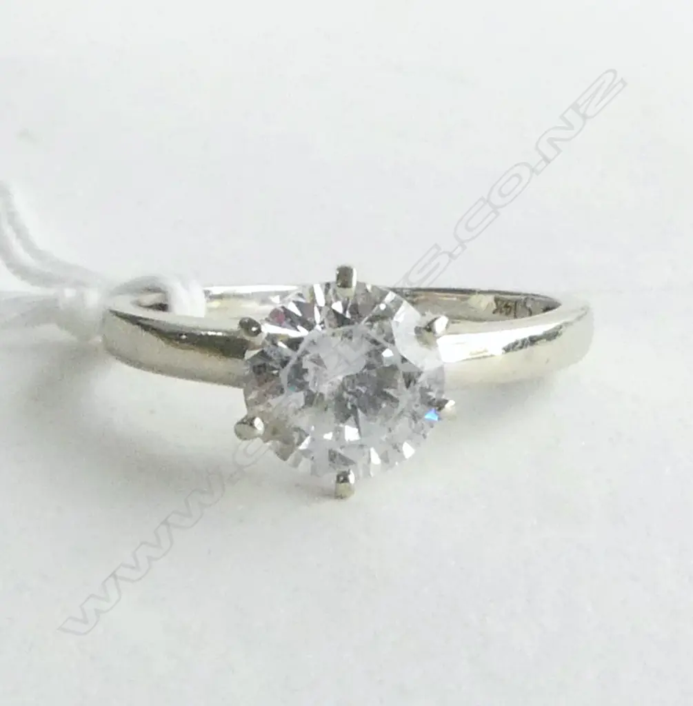 14ct WHITE GOLD CZ SET RING 2.9gm SIZE P Image 1++