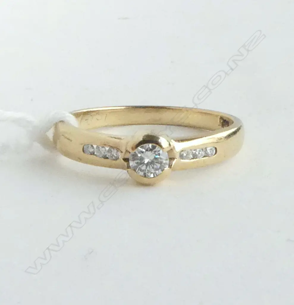 9ct DIAMOND SET RING D=0.25 2gms  SIZE N 1/2 Image 1++