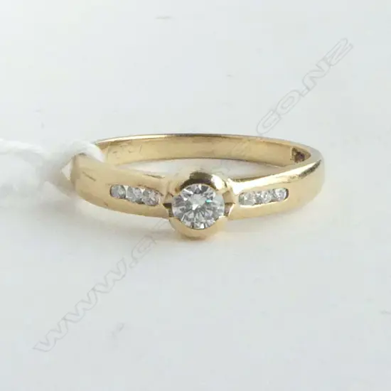 9ct DIAMOND SET RING D=0.25 2gms  SIZE N 1/2