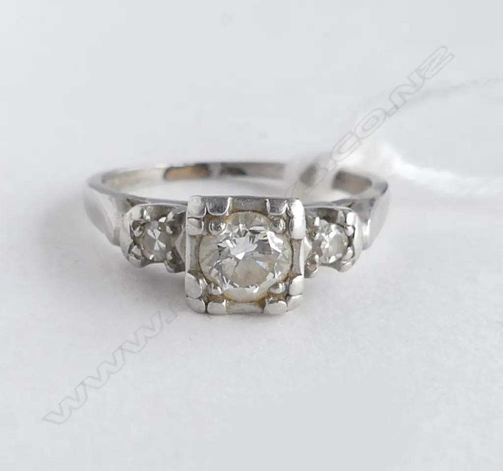 PLATINUM & DIAMOND RING, 3.1gms faults  SIZE K Image 1++