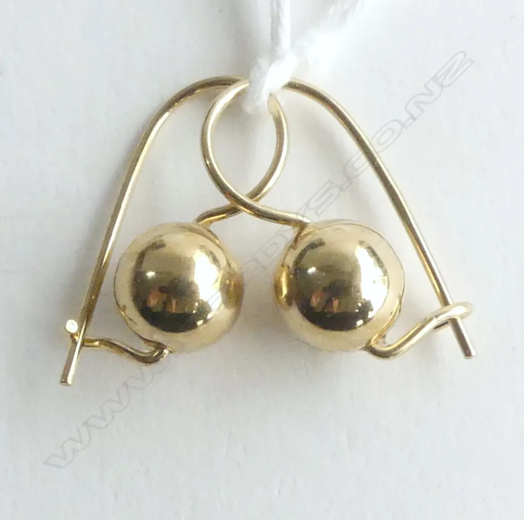 PR 9ct BALL EARRINGS W.8mm 1.6gm Image 1++