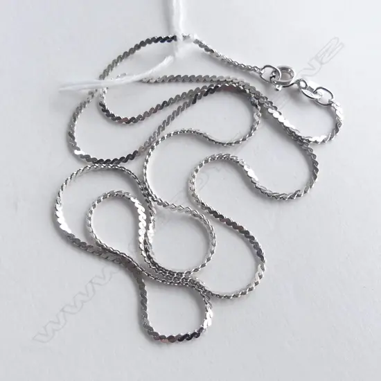 14CT WHITE GOLD NECKLACE 3.6gms