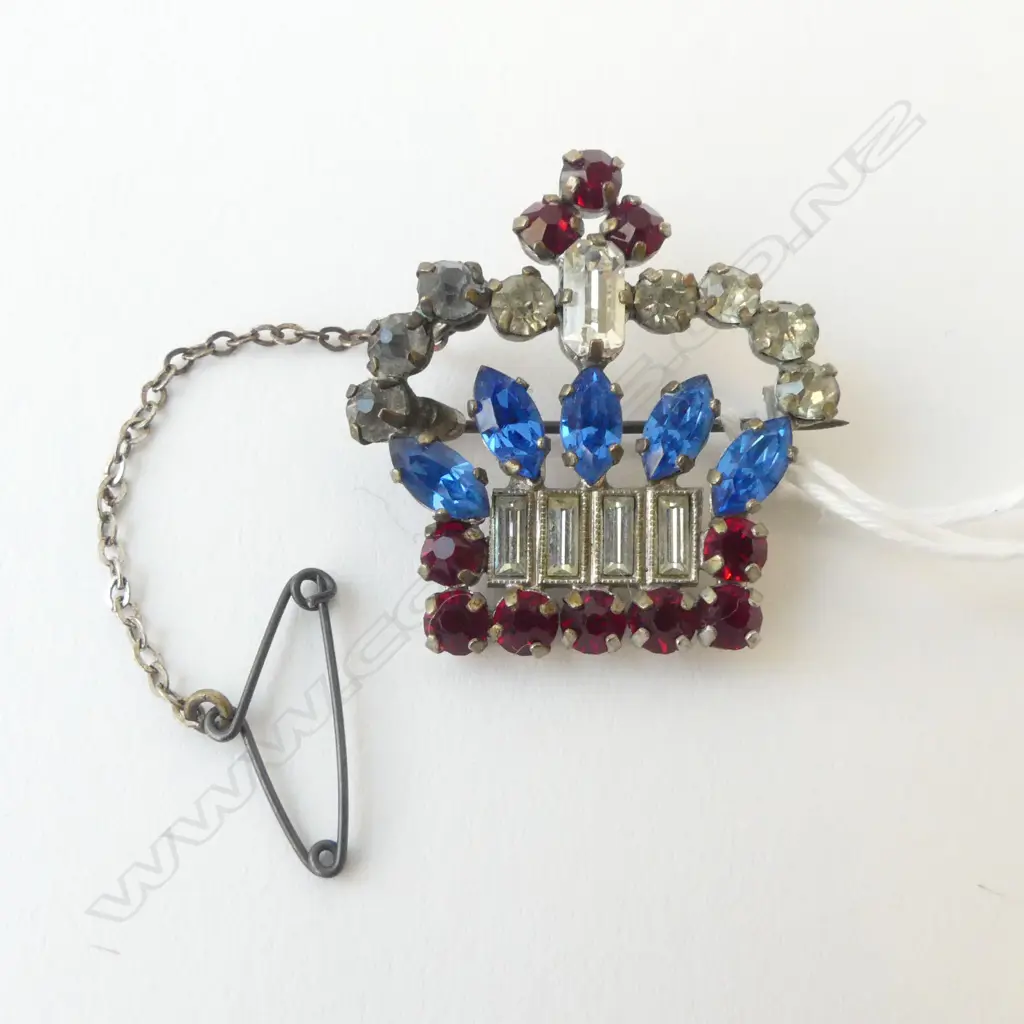 VINTAGE ROYAL JUBILEE CROWN BROOCH Image 1++