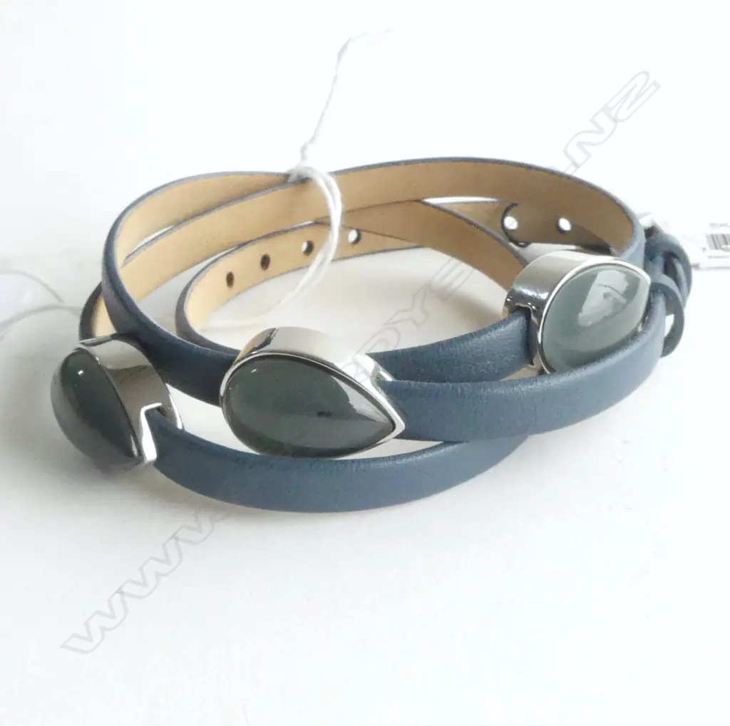 SKAGEN DENMARK TRIPLE WRAP GEM SET LEATHER BRACELET, NEW Image 1++