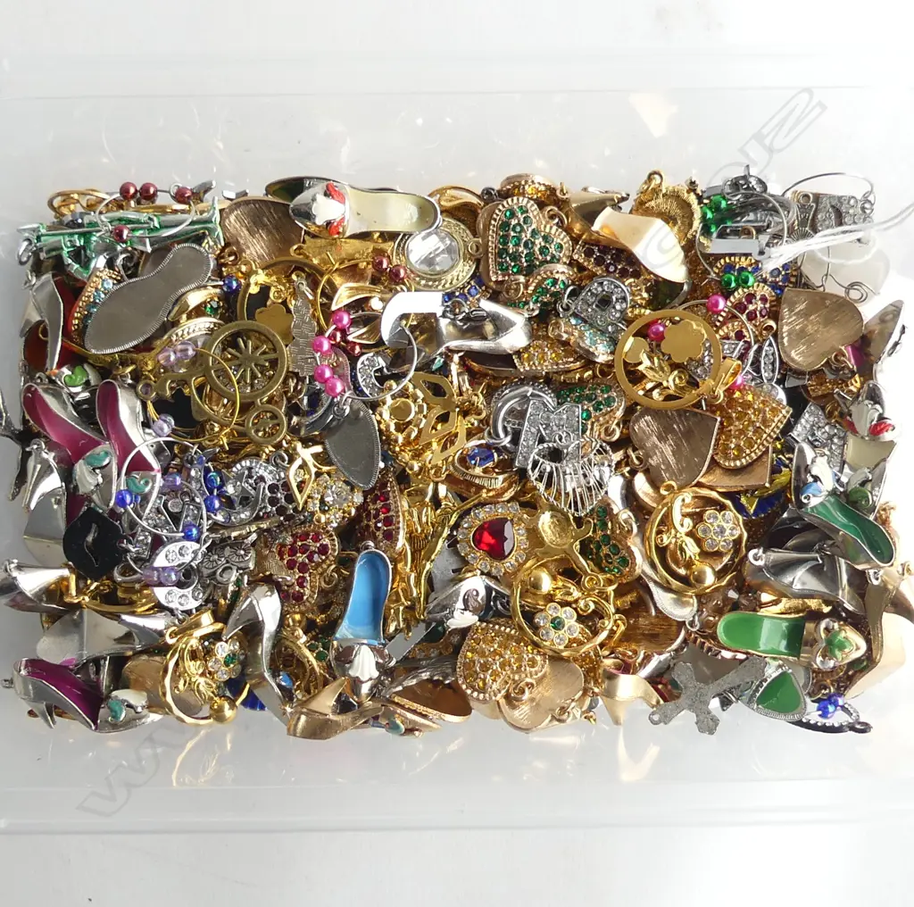 LG COLLECTION COSTUME PENDANTS EARRINGS & CHARMS Image 1++
