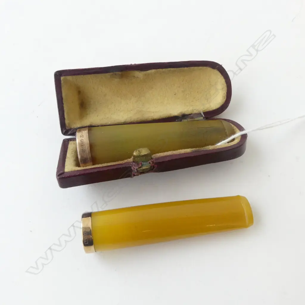 TWO 9CT GOLD TIPPED CIGAR HOLDERS AMBER & HORN, L.65MM-75MM Image 1++