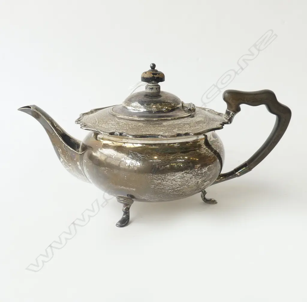 SHEFFIELD 1911 SILVER TEAPOT on 3 pad feet 550gms Image 1++