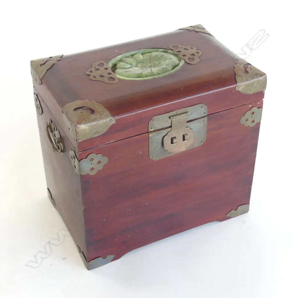 ORIENTAL LIDDED CONTAINER 200x130x190mm Image 1++