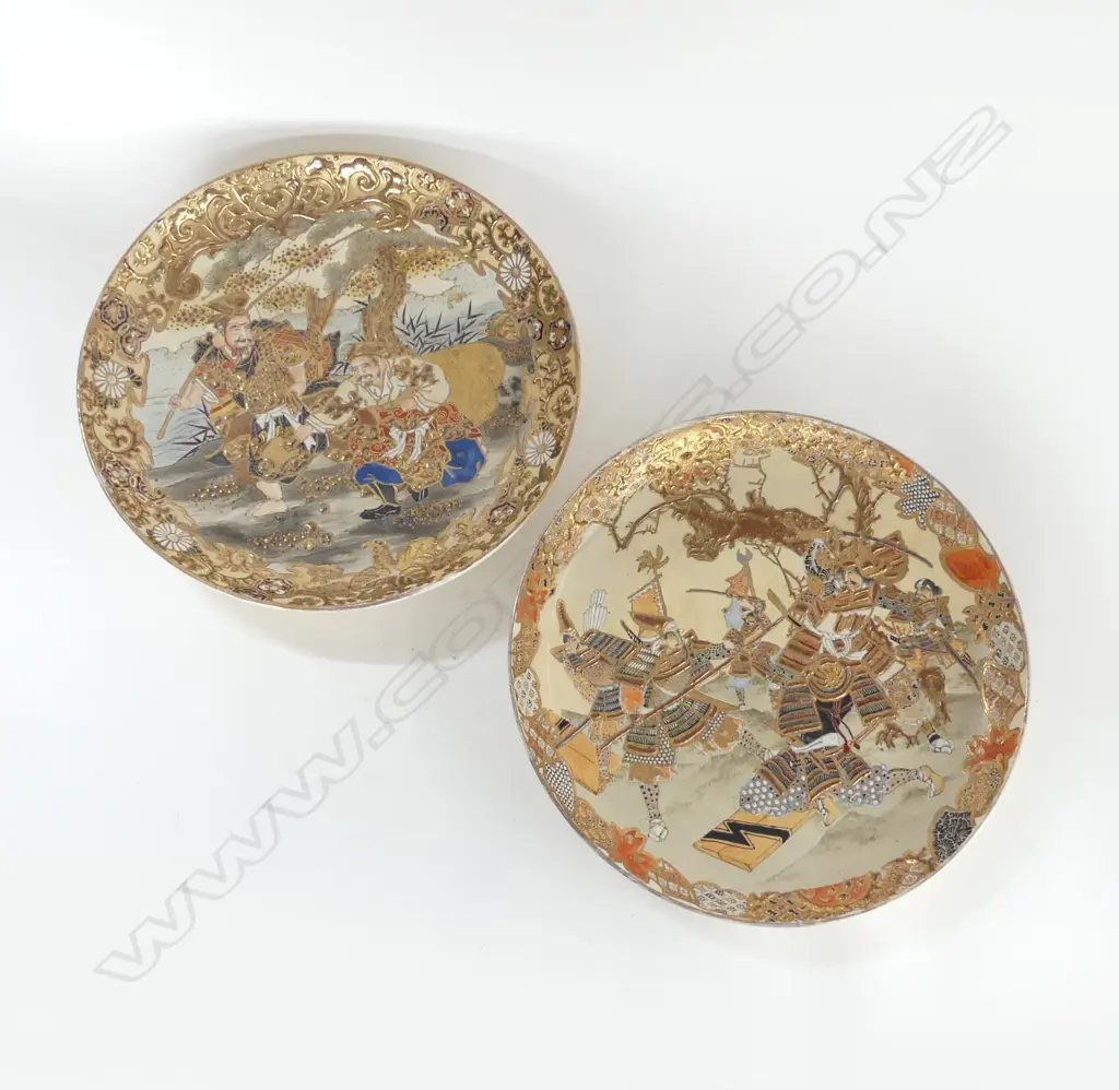 PAIR OF SATSUMA PLATES SIGNED TO BASE D 370 MM Image 1++