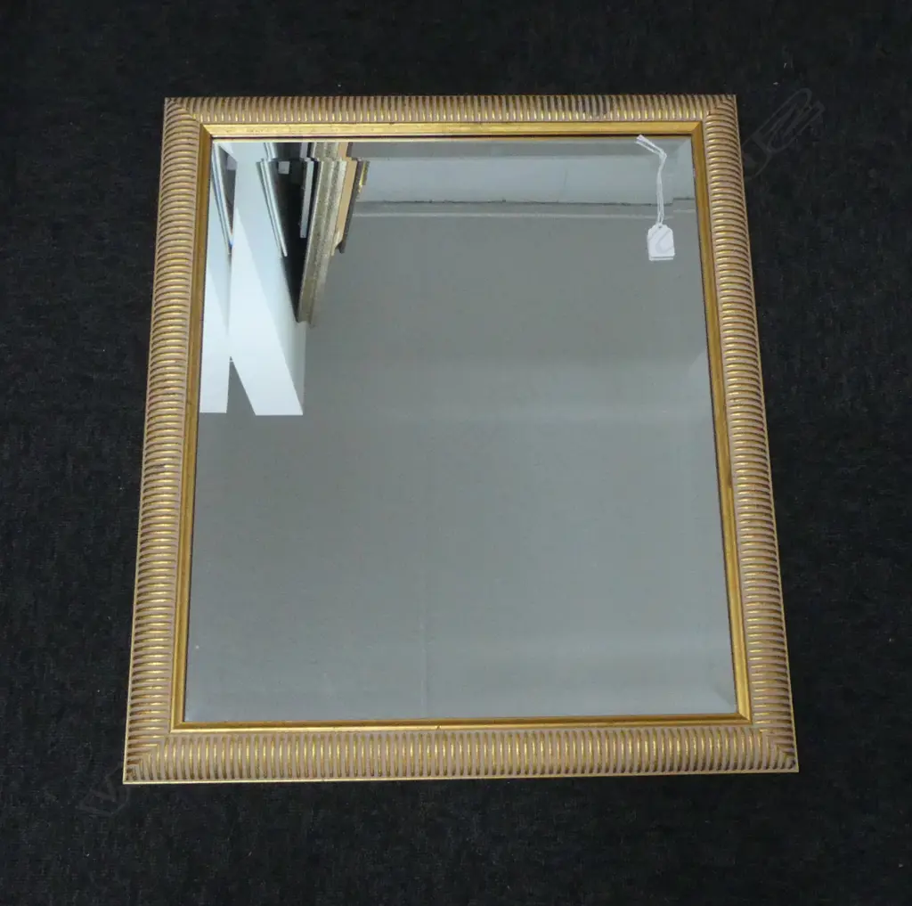 LG MIRROR GILT FRAME w. REEDED DETAIL, AS NEW 710x600mm Image 1++