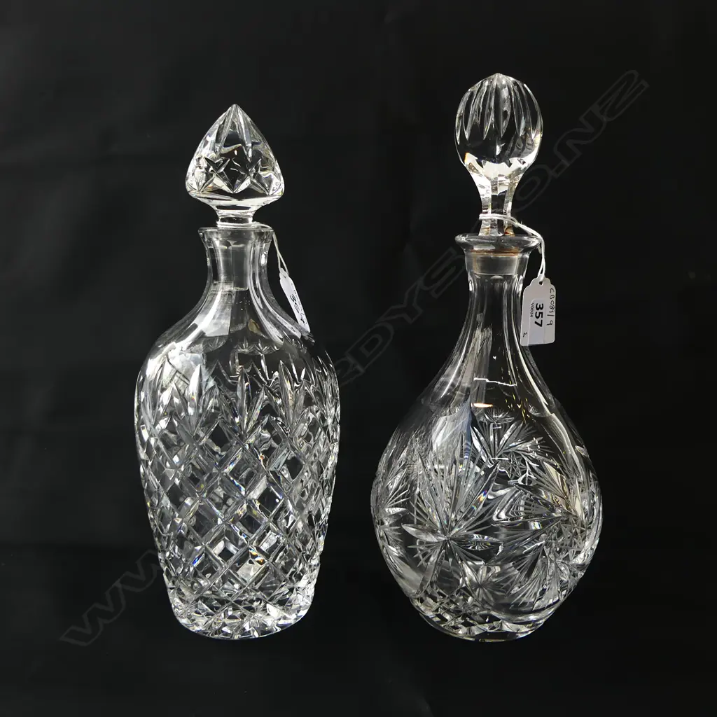 2 CRYSTAL DECANTERS H300MM Image 1++