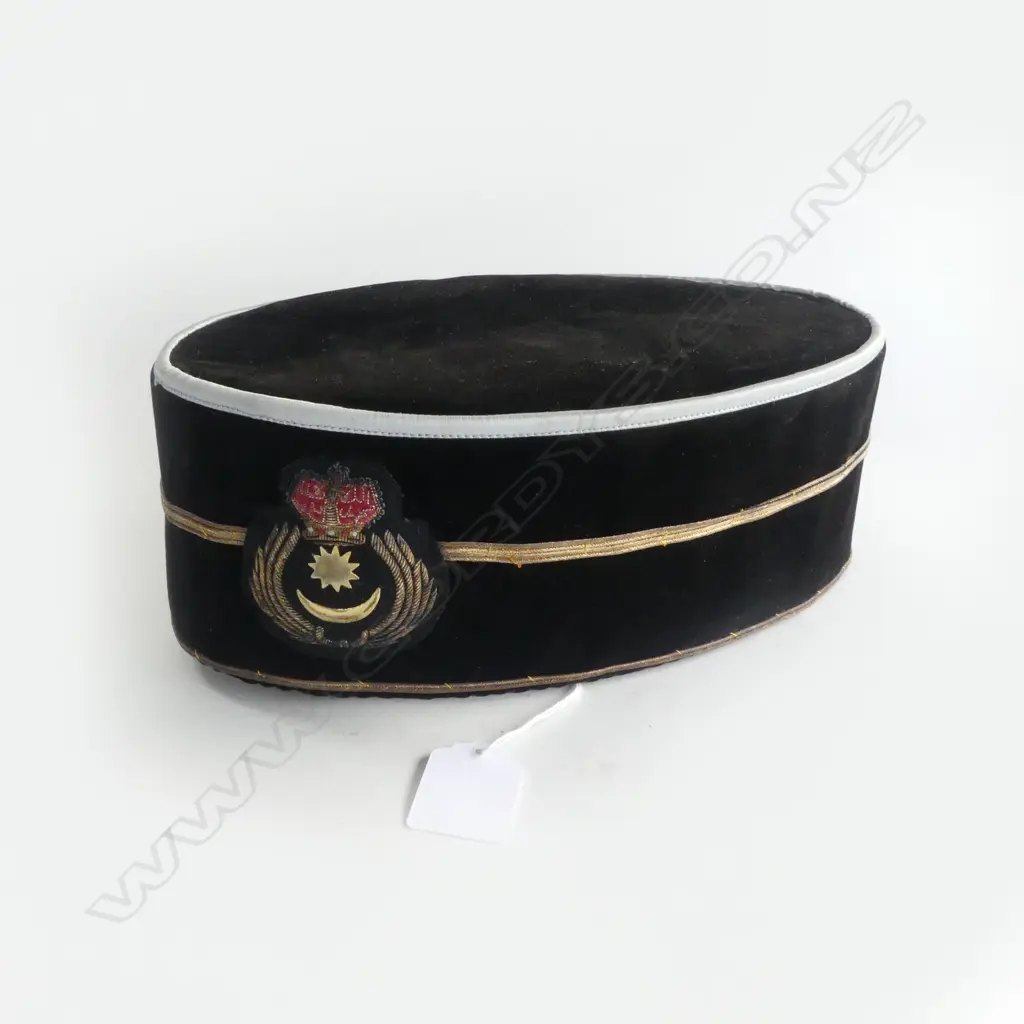 VINTAGE VELVET INDONESION MILITRY HAT L240MM Image 1++