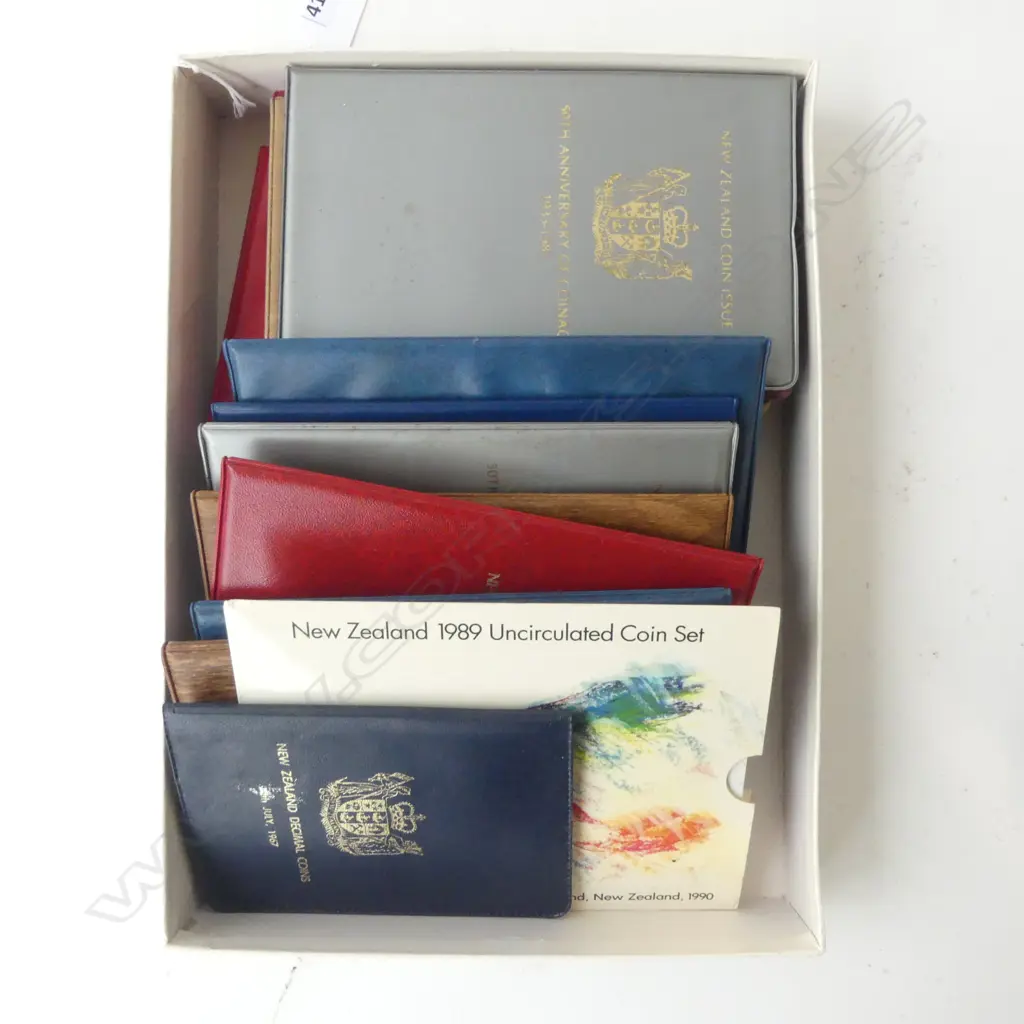 15 NZ COIN SETS Image 1++