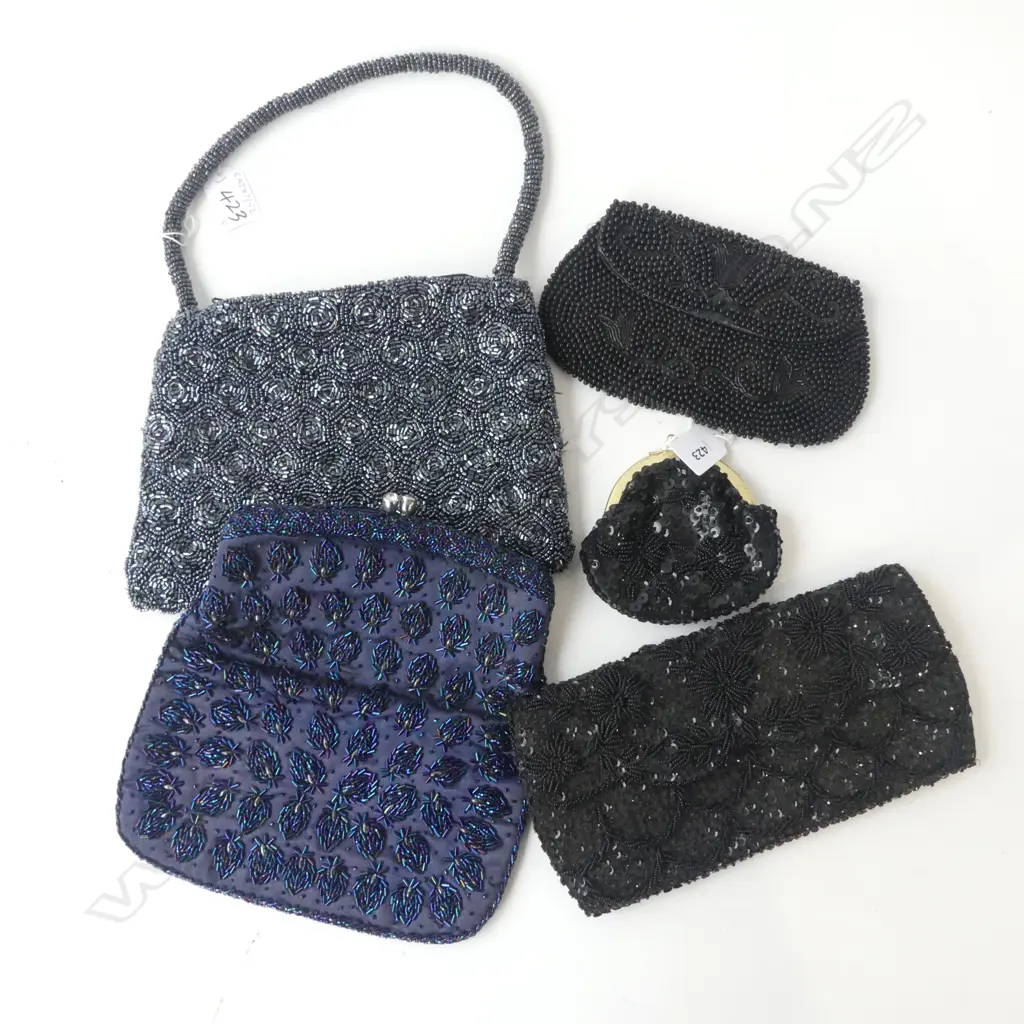 5 VINTAGE BEADED EVERNING PURSES Image 1++