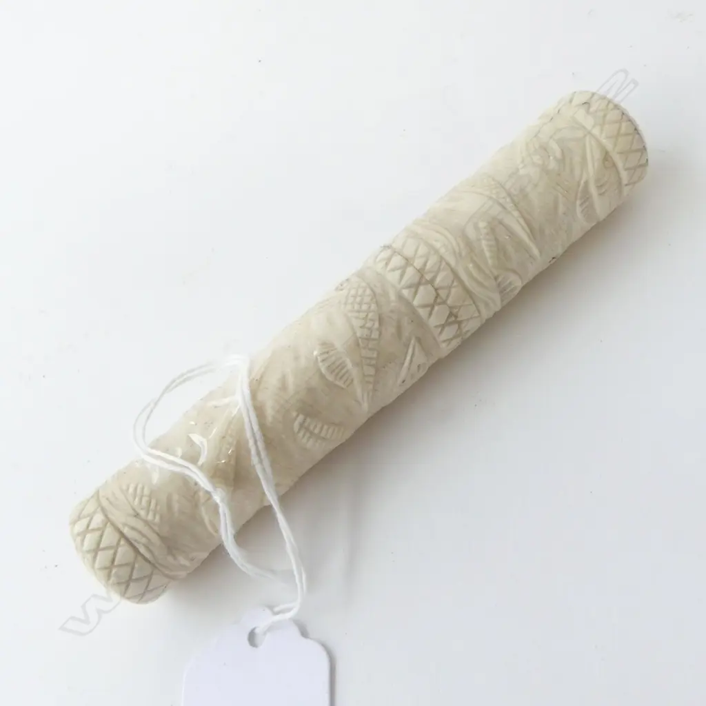 ANTIQUE IVORY CARVED NEEDLE HOLDER WITH FISH MOTIFS, L.118MM Image 1++