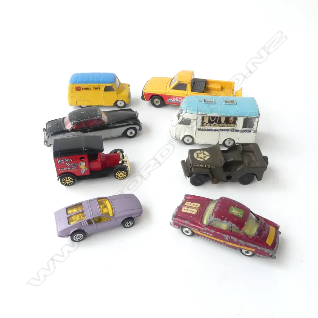 8 VINTAGE CORGI DIE CAST TOYS – CARS, JEEP, BEDFORD ETC Image 1++