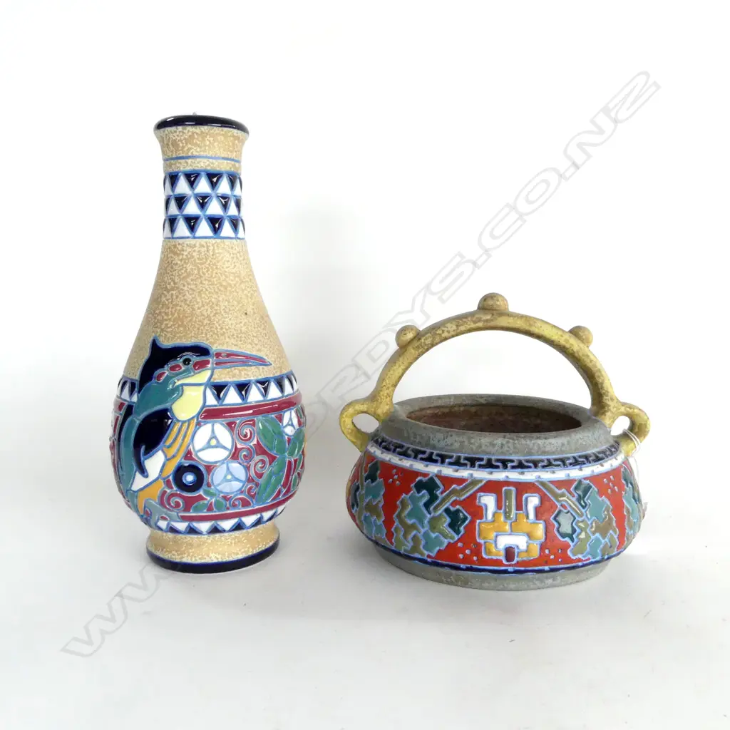 AMPHORA WARE VASE AND BOWL Image 1++