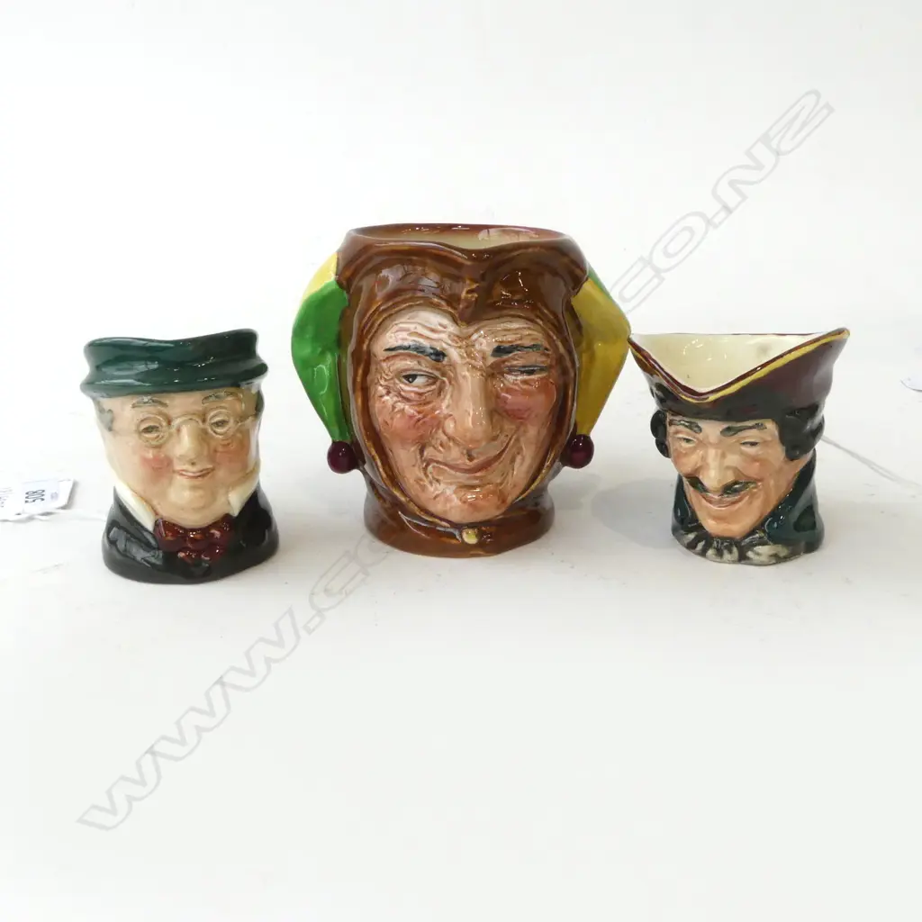 3 RD CHARACTER JUGS JOKER H80 & 2 AT 60MM Image 1++