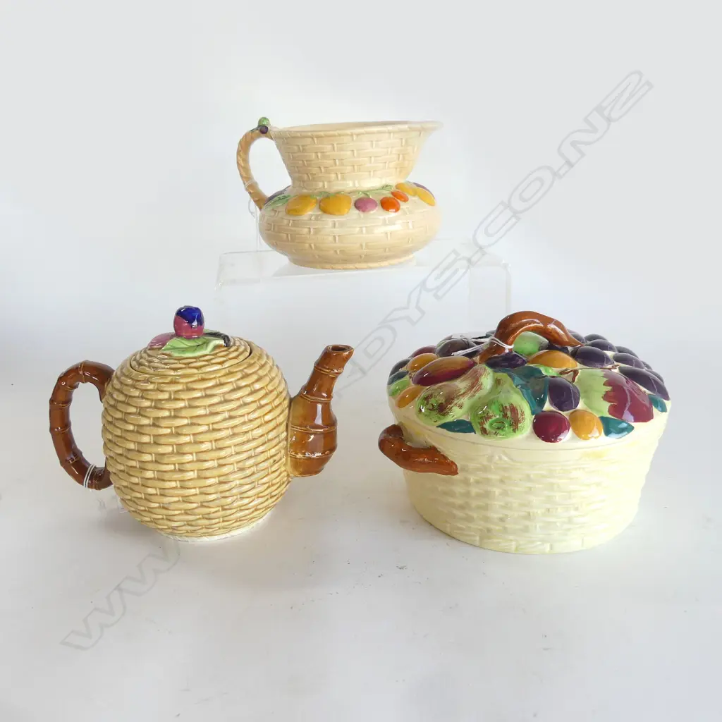 3PCS VINTAGE COTTAGEWARE LIDDED CASSEROLE DIA 210JUG 170 TEAPOT 200MM Image 1++
