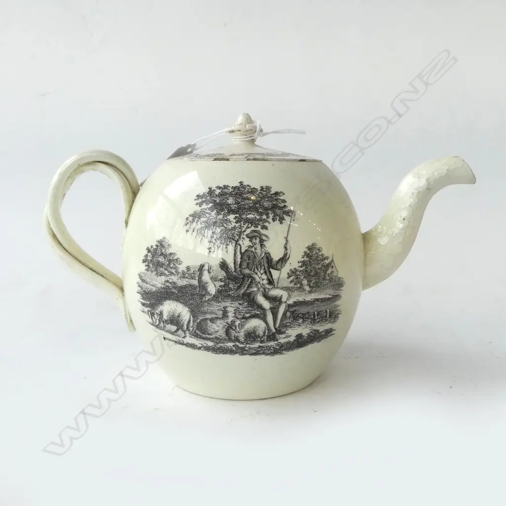 18thC WEDGWOOD CREAMWARE TEAPOT C.1775 chips to lid H.115mm Image 1++