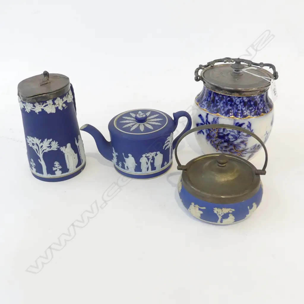 3 PCES WEDGWOOD JASPERWARE + CARLTON WARE BISCUIT BARREL Image 1++