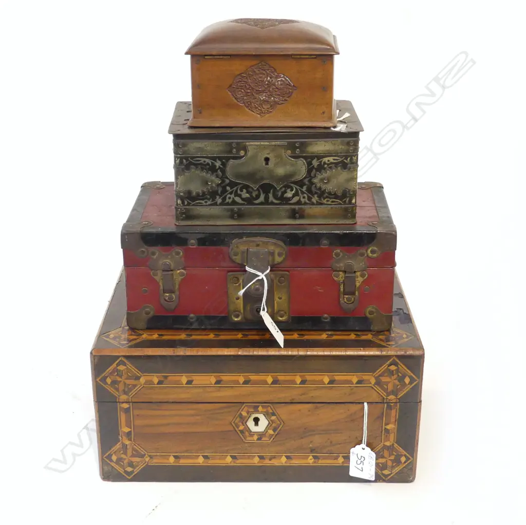 4 VINTAGE BOXES, 1 WOODEN MARQUETRY & MOP Image 1++